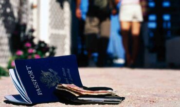 Как вернуться в Россию, если за границей утерян паспорт?