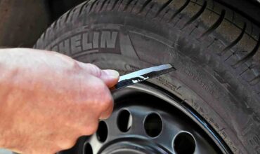 Если порезали шины на автомобиле, что делать?